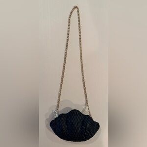 Mud Pie | ladies clamshell wicker handbag